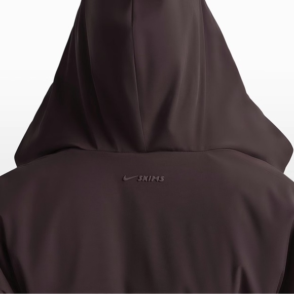 NWOT Nike Skims wrap coat $188 retail
Phoenix Med - Picture 4 of 4